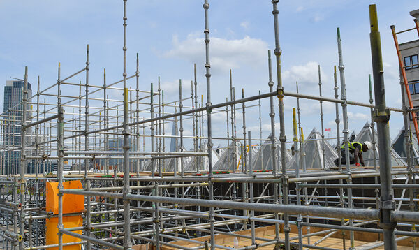 large scaffolding contractor